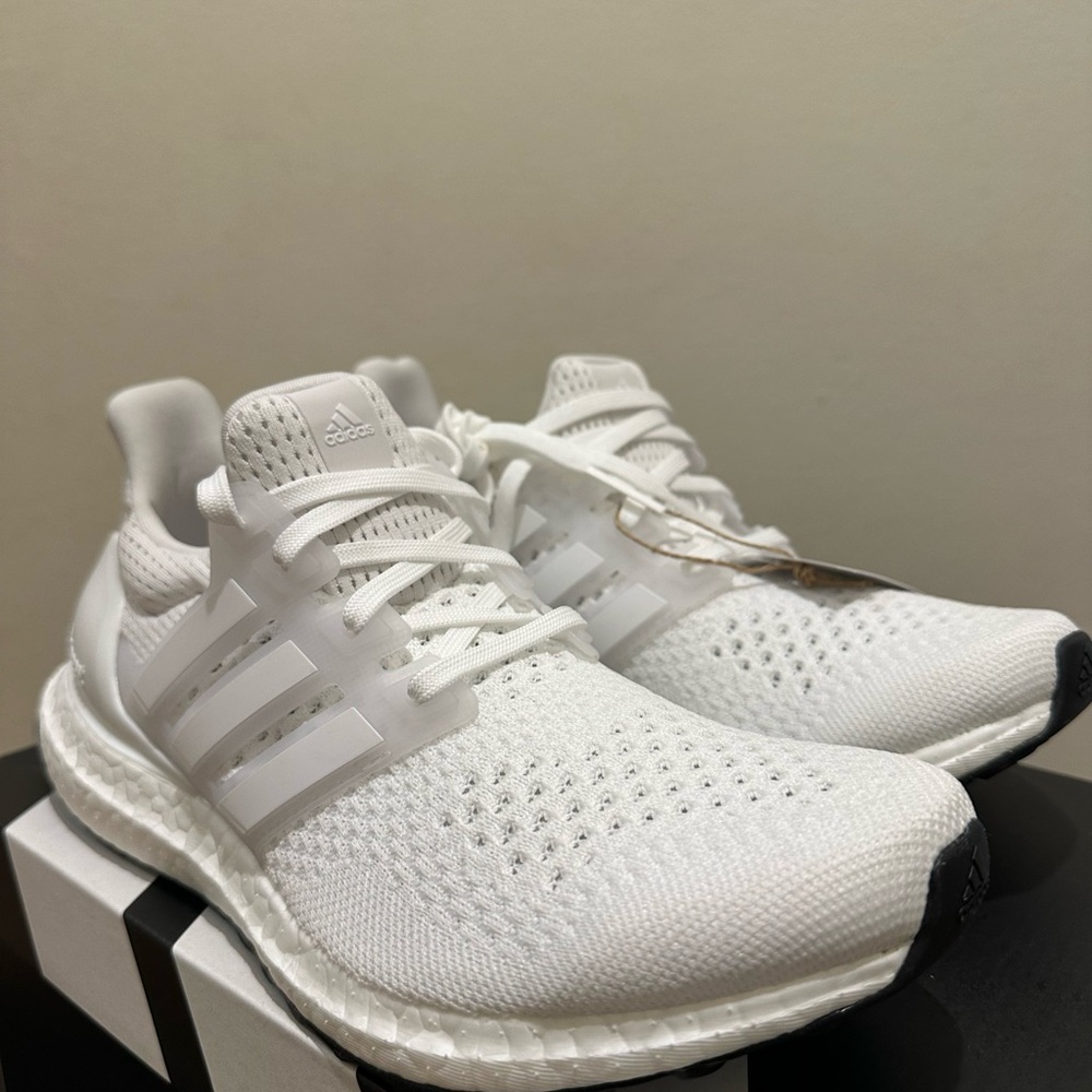 NIB Women adidas Ultraboost 1.0 Shoes Cloud White HQ4207 - Picture 3 of 7